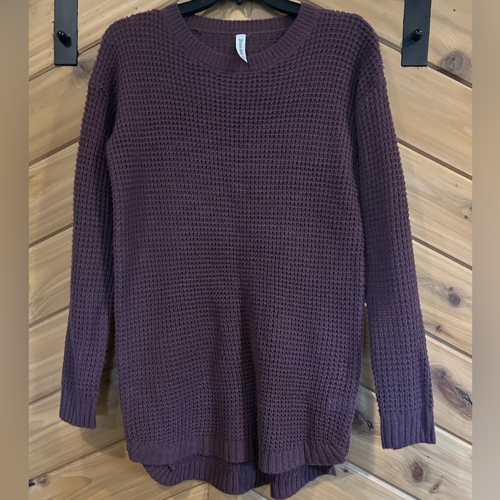Women’s long sleeve sweater